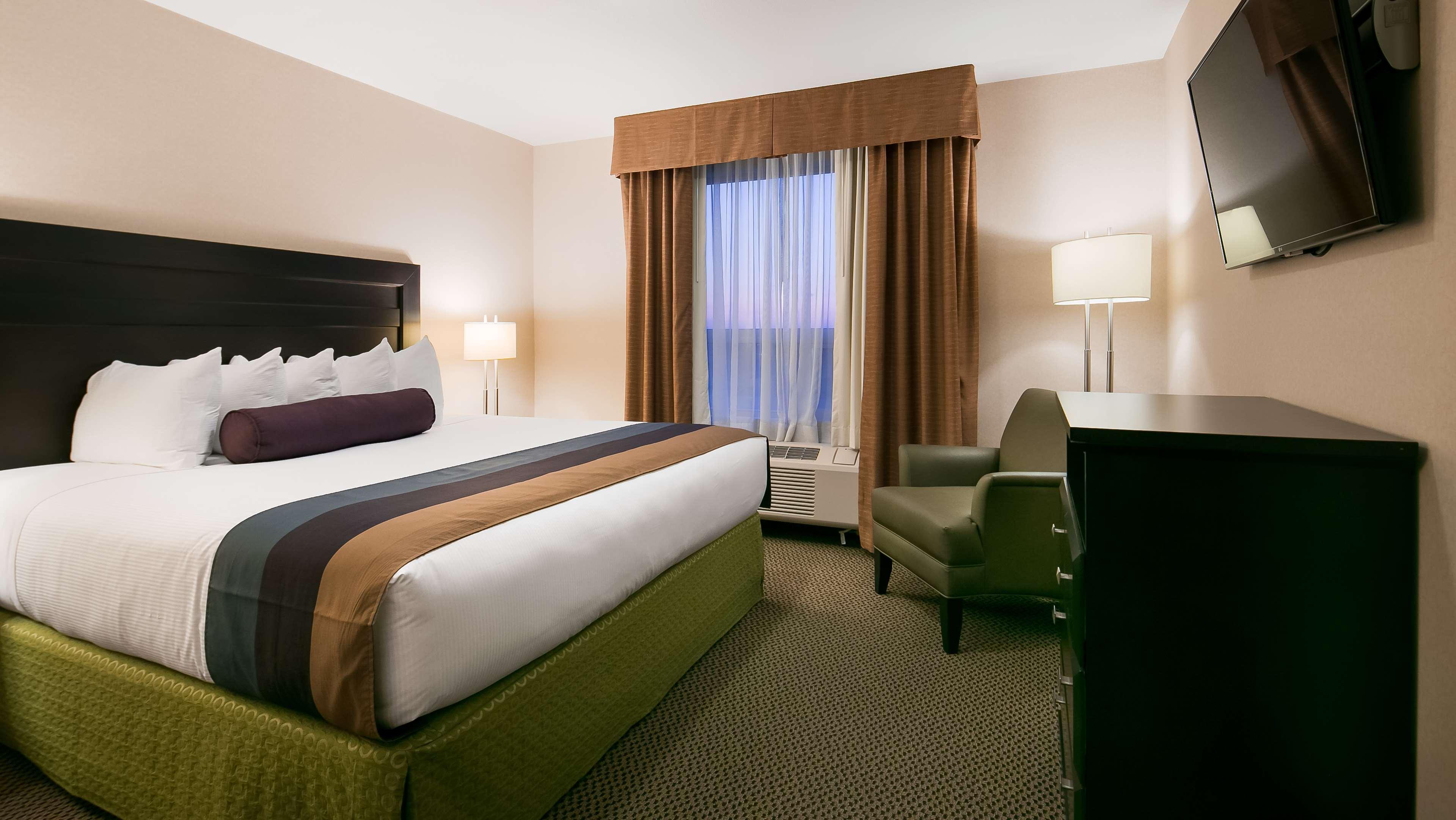 Best Western Bonnyville Inn & Suites Экстерьер фото