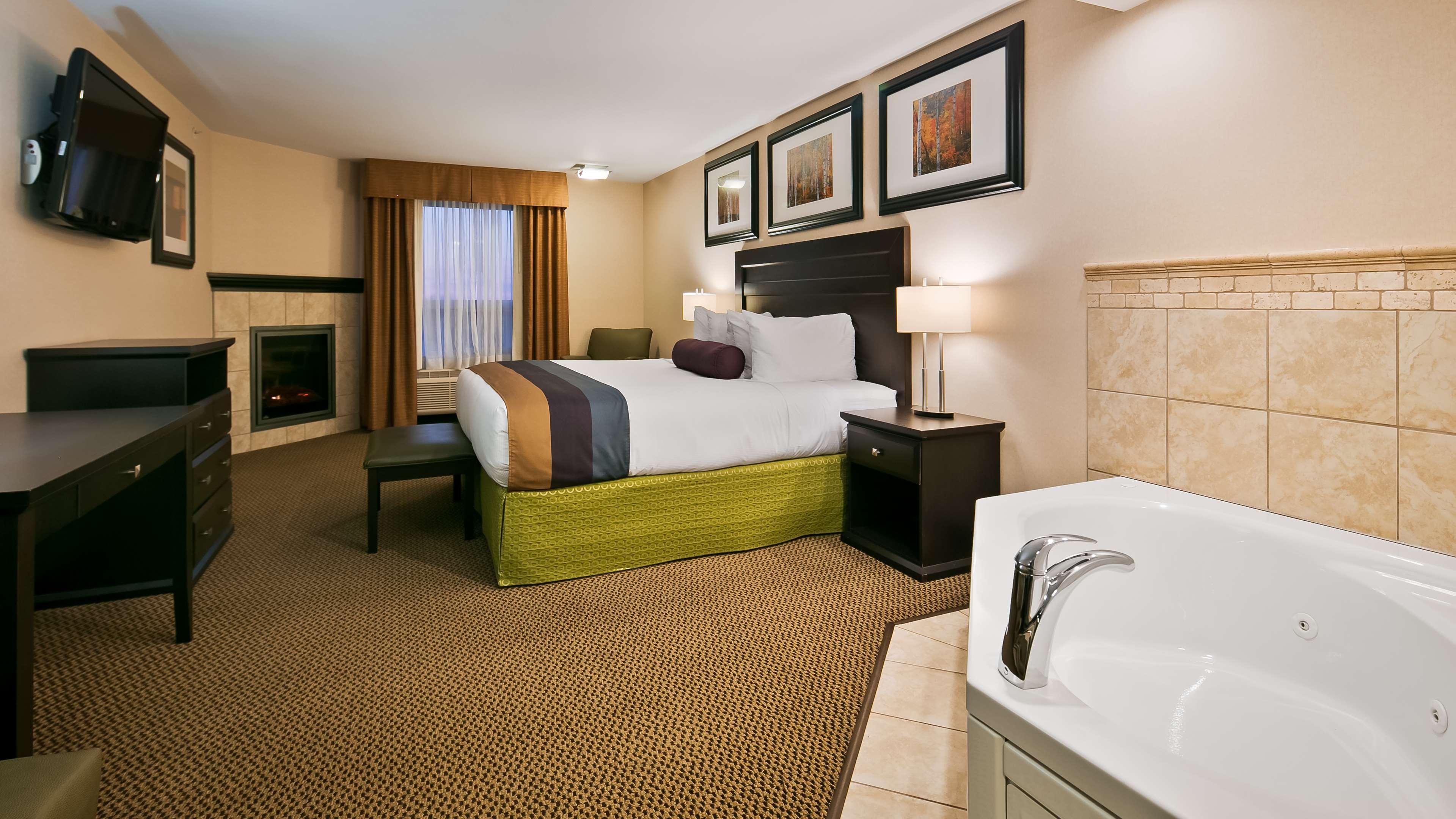 Best Western Bonnyville Inn & Suites Экстерьер фото