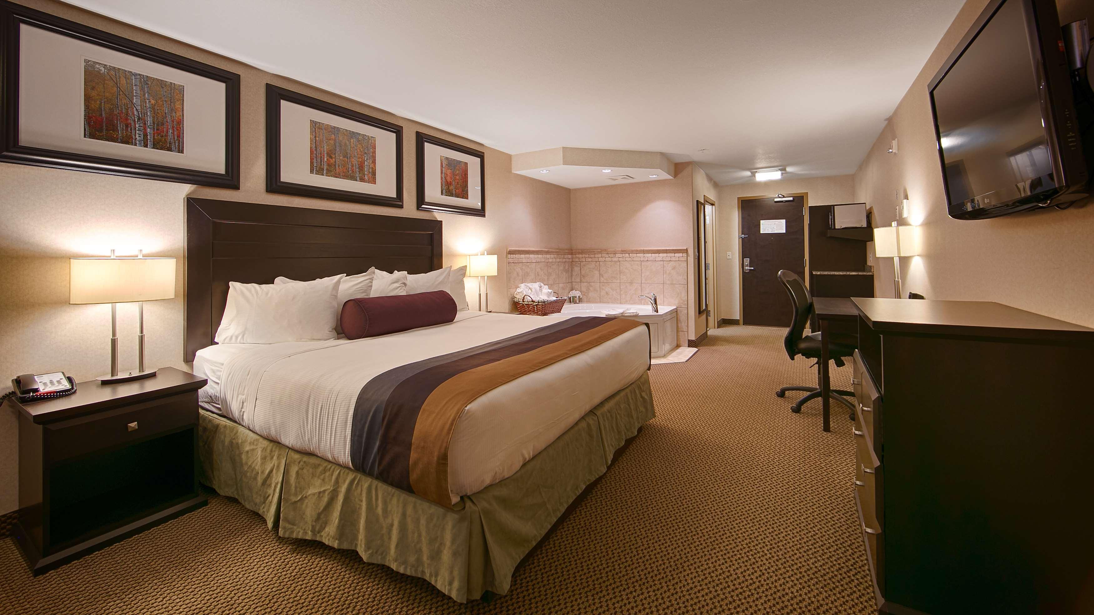 Best Western Bonnyville Inn & Suites Экстерьер фото