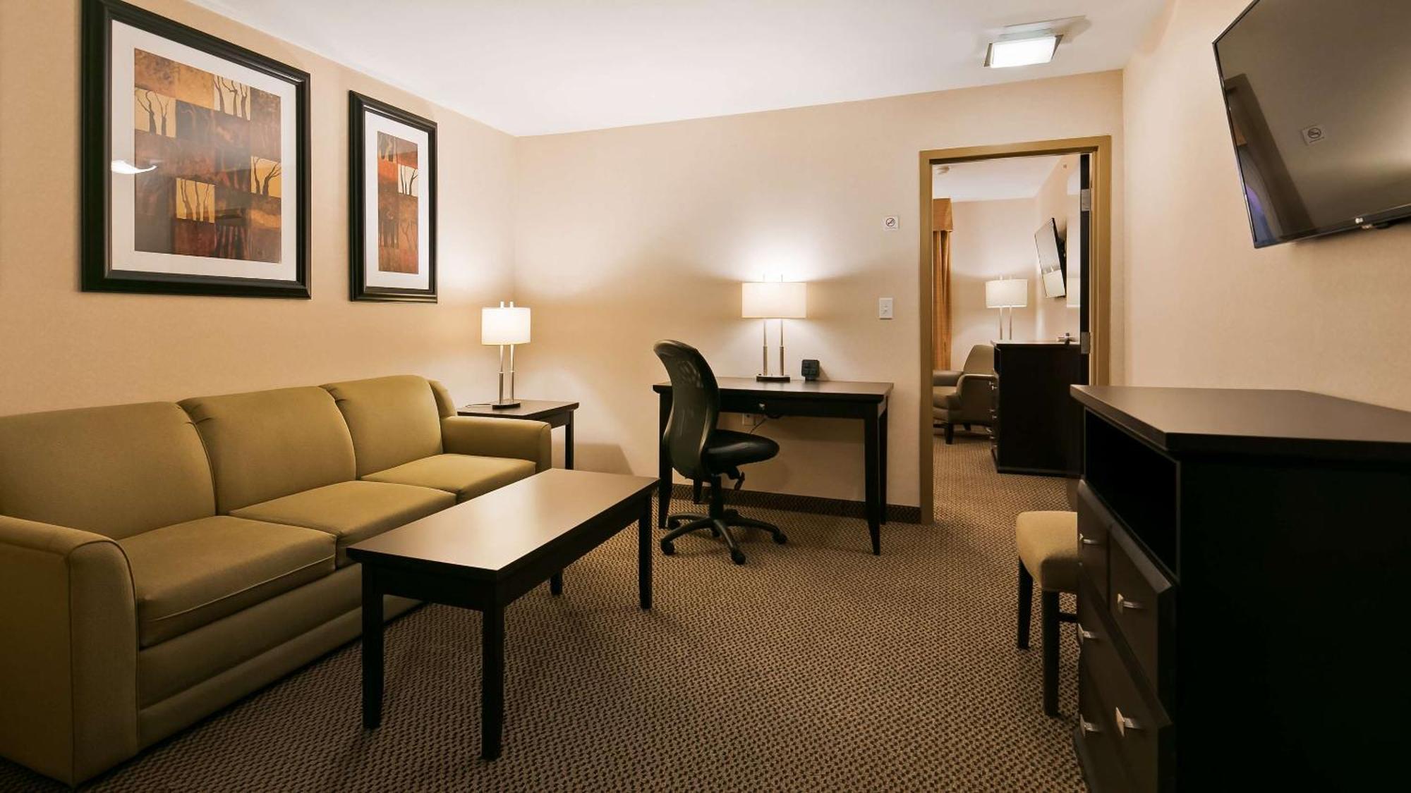 Best Western Bonnyville Inn & Suites Экстерьер фото